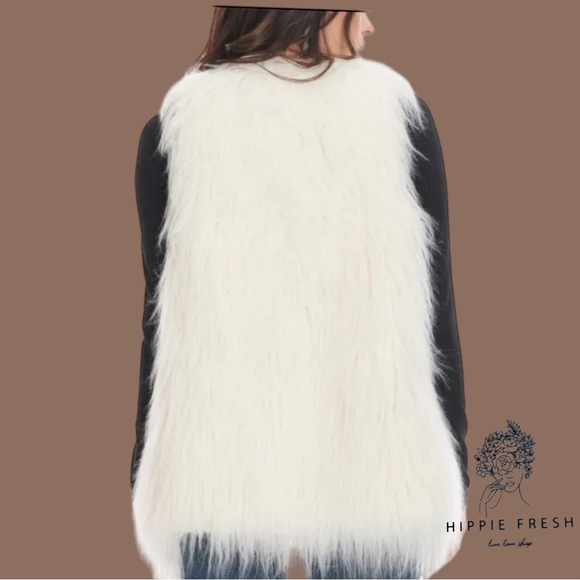 Divided H&M Shaggy Faux Fur White Vest Size 12/L - Picture 8 of 8